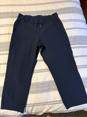 lululemon Navy Pull-On Capri with Drawcord